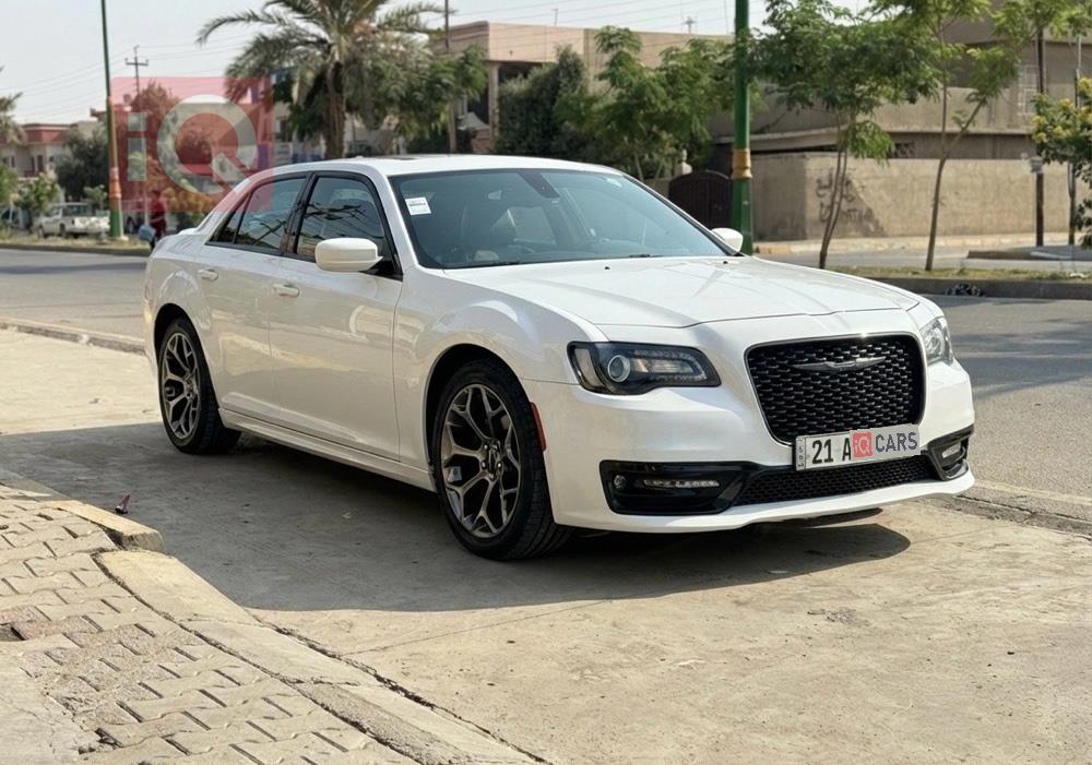 کرایسلەر 300